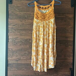 Woman’s sleeveless shirt